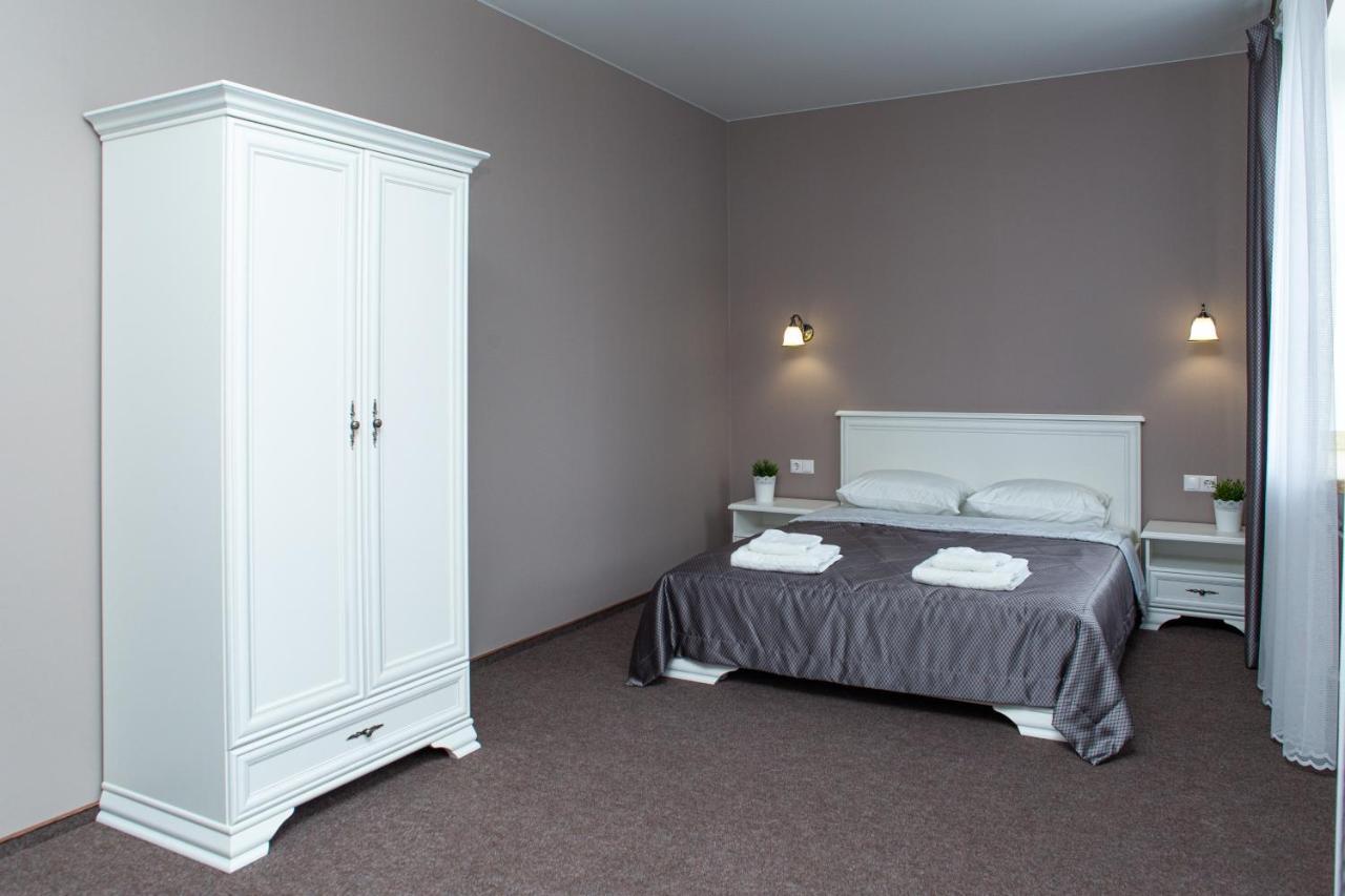 Belastok Hotel Несвиж Екстериор снимка